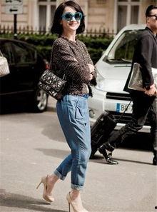 冬装周迅生活照街拍,时尚冬装演绎都市优雅风采