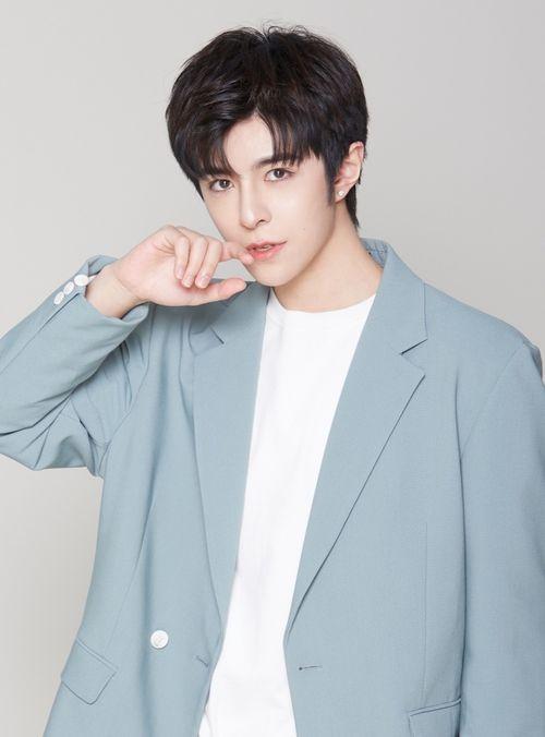 演员溪原,光影交织下的璀璨星途