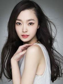 董娜娜个人资料,才华横溢的年轻艺术家，绽放独特光彩